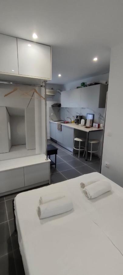 Summer Me - Studio Downtown Apartment Corfu  ภายนอก รูปภาพ